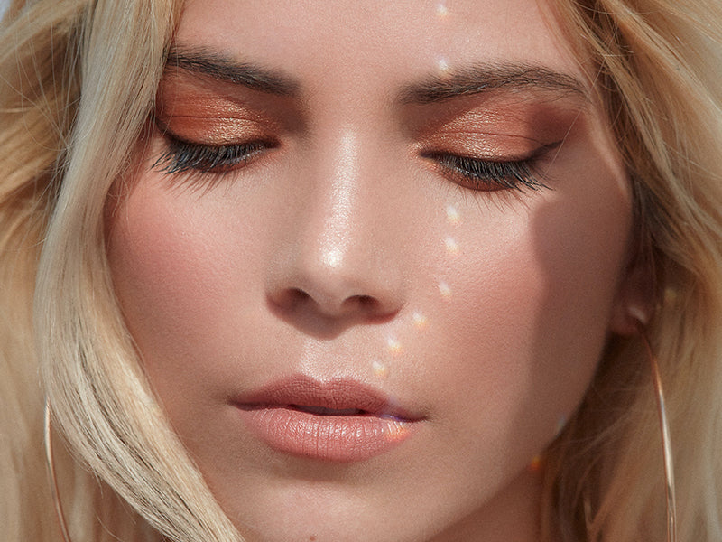 Want a Long-Lasting Glow? Try This Pin Point Powder Trend